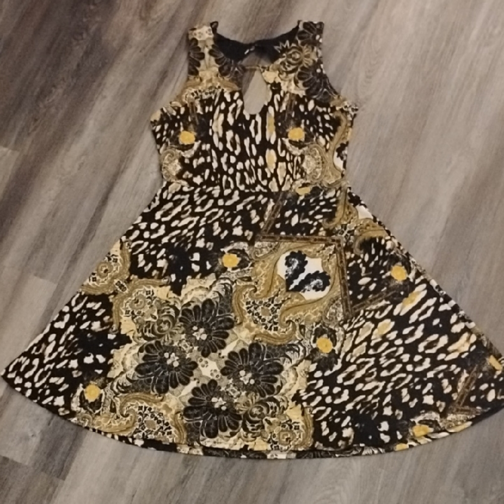 Stylish Sleeveless Patterned Dress